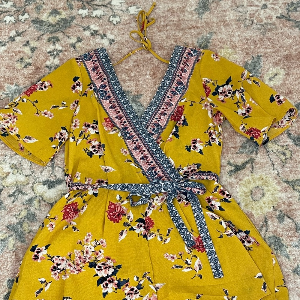 Like new romper- Francesca’s